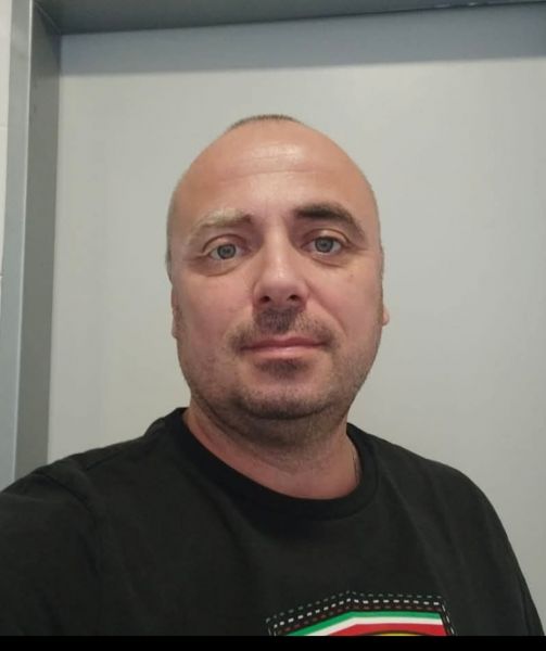 Sex seznamka, On hled ji - Lzn, 43 let, kraj: Hl. m. Praha