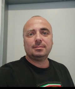 Sex seznamka, On hledá ji - Lízání, 43 let, kraj: Hl. m. Praha