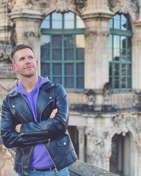 Sex seznamka, On hled jeho - Hledm mue na prvn zkuenost, 27 let, kraj: Stedoesk