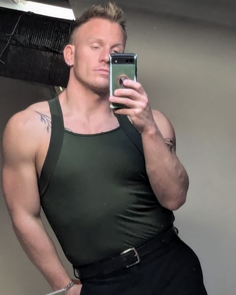 Sex seznamka, On hled jeho - Mu hled mue na seznmen, 34 let, kraj: steck