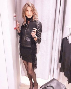 Sex seznamka, Ona hledá jeho - Nadržená dívka s penisem hledá chlapa, 23 let, kraj: Středočeský