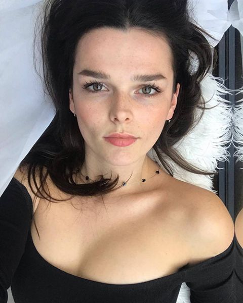 Sex seznamka, Ona hled jeho - Nn a romantick TS-dvka hled seznmen!, 22 let, kraj: Hl. m. Praha