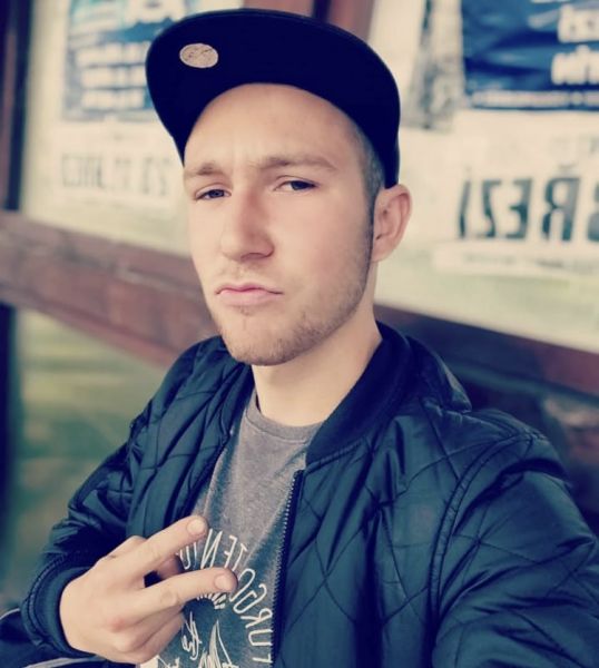 Sex seznamka, On hled ji - Vzjemn rozko k bdsm ZDARMA!!, 23 let, kraj: Jihomoravsk