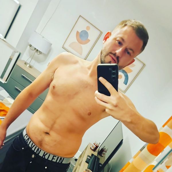 Sex seznamka, On hled jeho - Jsem Tom a hledm mue, 34 let, kraj: Stedoesk