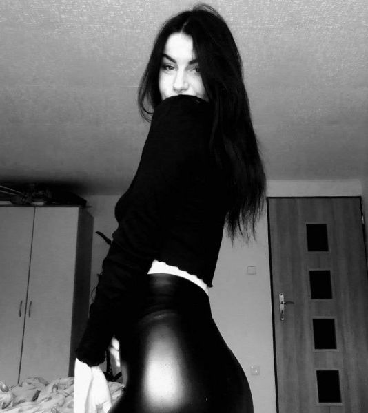 Sex seznamka, Ona hled jeho - Transka Gabinka rada sperm, Zapadni Cech