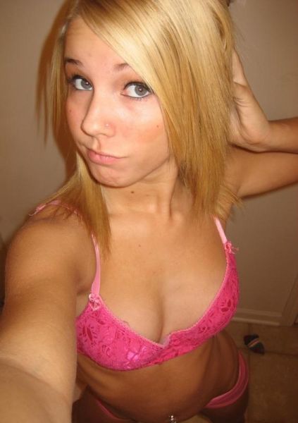 Sex seznamka, Ona hled� jeho - Osam�l� d�vka hled� hezk�ho mu�e, 27 let, kraj: Jihomoravsk�