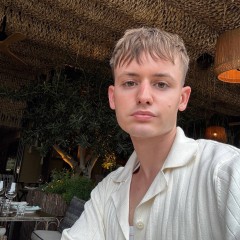 Sex seznamka, On hled jeho - Vdycky je mi potenm koukat na vae hezk ptky, 25 let, kraj: Hl. m. Praha