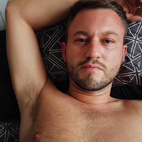 Sex seznamka, On hled jeho - Ahoj, jmenuji se Tom, 35 let, kraj: Hl. m. Praha