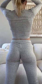 Sex seznamka, Ona hled� jeho - Nadr�en� subinka, 38 let, Mlad� Boleslav