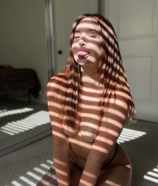 Sex seznamka, Ona hled� jeho - K dispozici pro sch�zku, 24 let, Hradec Kr�lov�