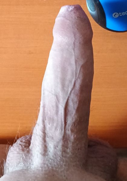 Sex seznamka, On hled� ji - mladounkou subinku, nejl�pe nymfomanku,klidn� i kurvi�ku, 57 let, Praha