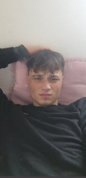 Sex seznamka, On hled� ji - 18 let 184 cm &KING OF EVERYONE&, 18 let, �esk� Bud�jovice