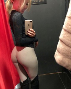 Sex seznamka, Ona hledá jeho - Miluji perverzní sex, 27 let, kraj: Hl. m. Praha