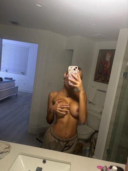 Sex seznamka, Ona hled� jeho - Jsem k dispozici pro v�echny va�e slu�by., 25 let, Trutnov