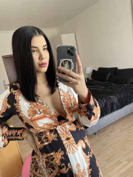 Sex seznamka, Ona hled� jeho - Disponible à +4915511826974, 28 let, Kolin