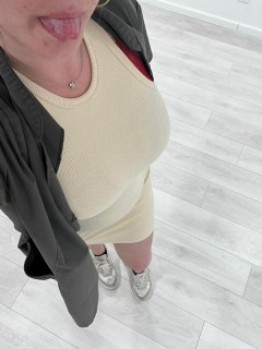 Sex seznamka, Ona hled� jeho - Sada sam dostupan, 28 let, Boskoice