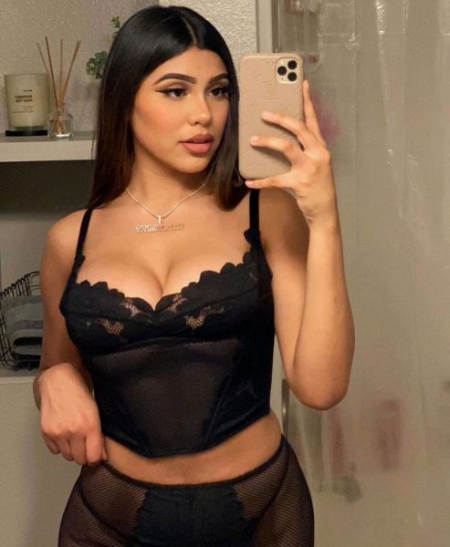 Sex seznamka, Ona hled� jeho - Kompletn� servis bez omezen� (za�neme spole�n� v p��jemn� spr�e a o zbytku se rozhodnete vy), 23 let, kraj: Vyso�ina
