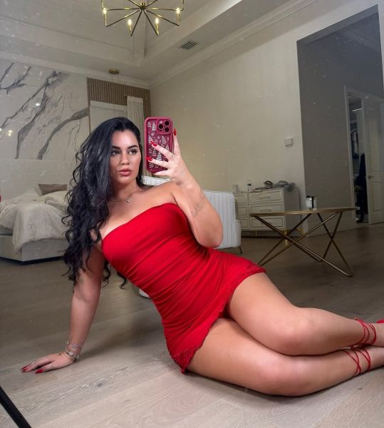 Sex seznamka, Ona hled� ji - Jsem nyn� k dispozici, 25 let, Hradec kralove