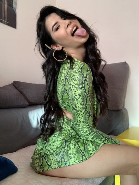 Sex seznamka, Ona hled� jeho - Disponible à +4915511826974, 28 let, Klatovy