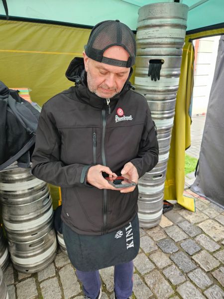 Sex seznamka, On hled� ji - Hled�m, 49 let, Brno