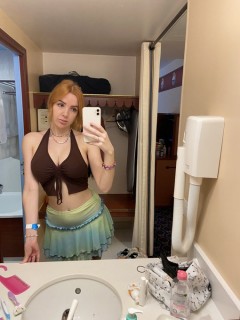 Sex seznamka, Ona hled� jeho - Jsem k dispozici, 28 let, Roztoky