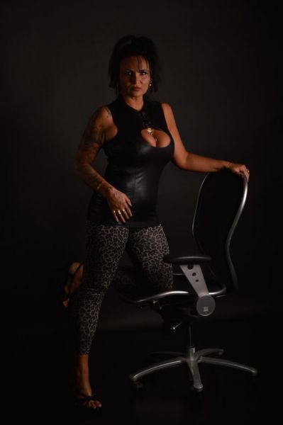 Sex seznamka, Ona hled jeho - BDSM-MADAM MISCHEL BRNO, BRNO-msto