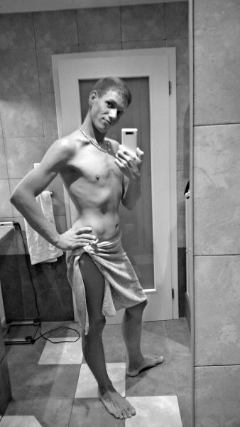 Sex seznamka, On hled jeho - Gay escort 26let pasiv , oba chceme to svoje, 26 let, kraj: Hl. m. Praha