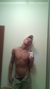 Sex seznamka, On hledá jeho - tommy for you, 23 let, Praha