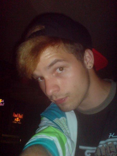 Sex seznamka, On hled jeho - Kluci zpch to.....Nabzm se :), 19 let, kraj: Olomouck