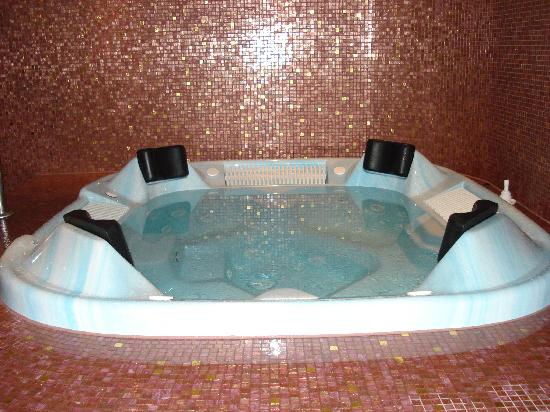 Erotick� slu�by, Night cluby, stript�z - MEN�� PROSPERUJIC� CLUB ESO HLED� NOV� D�VKY/�ENY, okr. Doma�lice