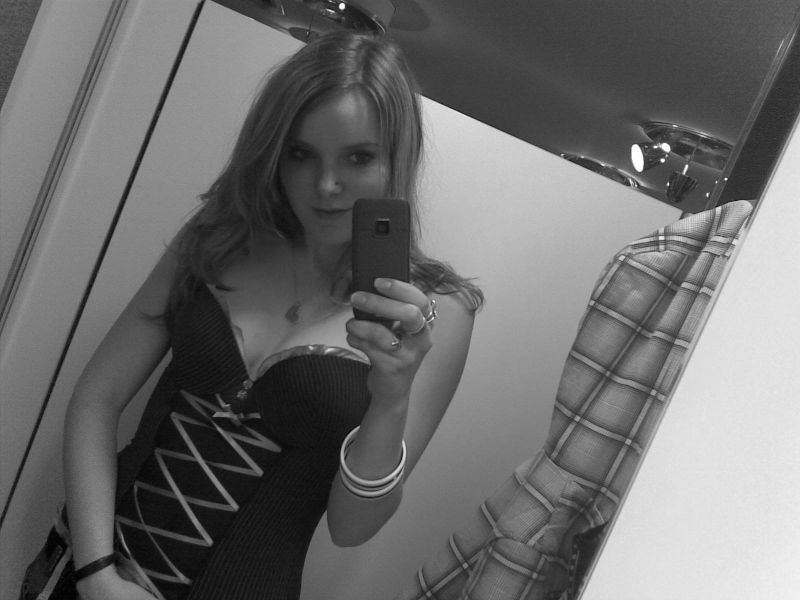 Sex seznamka, Ona hled ji - Hledm Kamardku- zkouka sexu z enou, 23 let, kraj: Moravskoslezsk