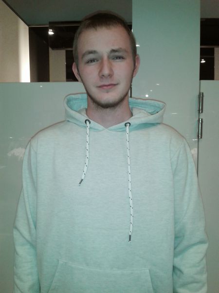 Sex seznamka, On hled� ji - Hledam sle�nu na sprijemnenie vo�nych chvil, 20 let, kraj: Hl. m. Praha