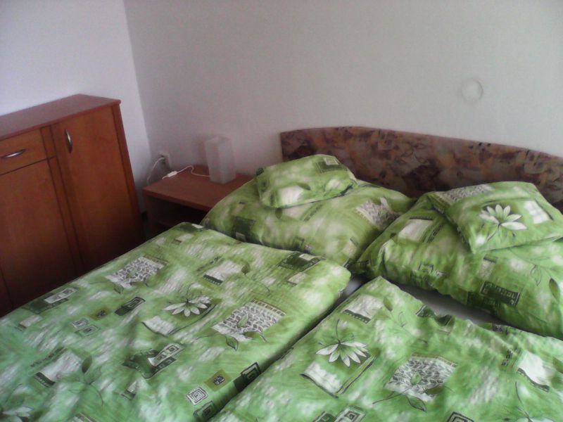 Erotick sluby, Azyl pro milence - Azyl u Kohouta, Vr u Psku