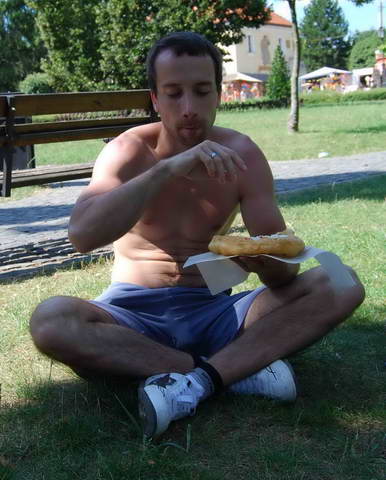 Sex seznamka, On hled ji - Chtl bych poznat njakou sympatickou mlad slenu na obasn schzky u m doma. Mlad nezkuen sleny nevad. Za kadou nvtvu 500 K. Odpovdi pouze s fotkou prosm., 32 let, Praha 4