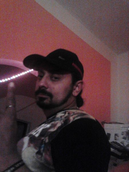 Sex seznamka, On hled ji - prav bych sy milenku na delsi dobu, Most