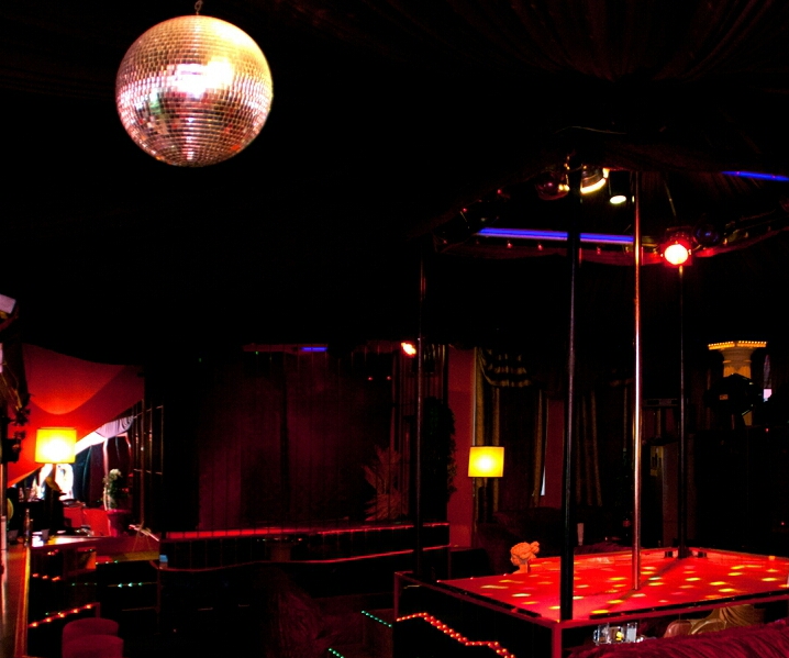 Sex seznamka, Ona hled jeho - VDLEK A 120.000, Mikulov