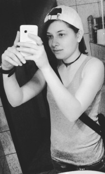 Sex seznamka, Ona hledá ji - Hledám ženu, 19 let, Ivančice