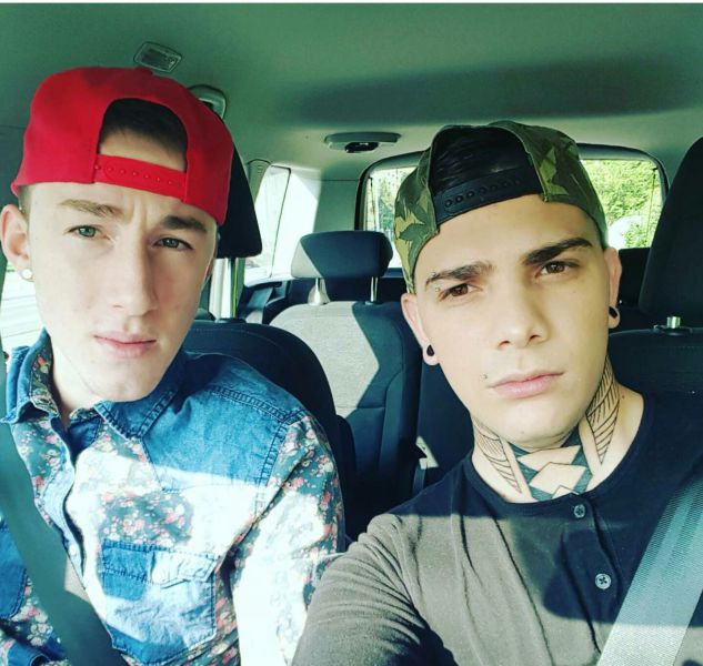 Sex seznamka, On hled jeho - Sexy tatto boys, 21 let, Praha