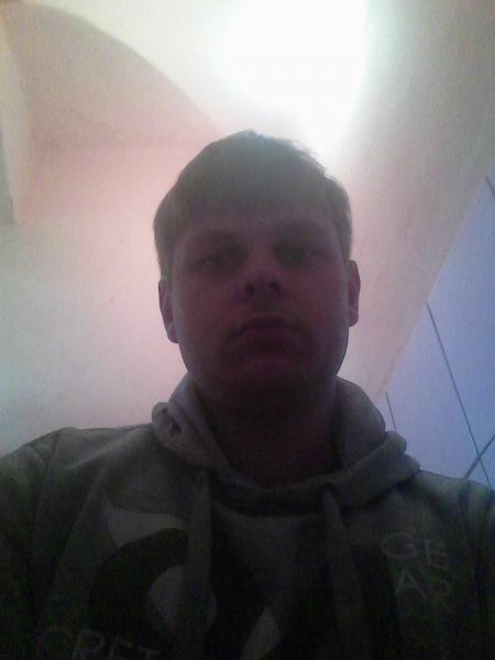 Sex seznamka, On hled ji - Hledam starsi zenu na hradky, 24 let, Ceske budejovice