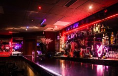 Erotické služby, Night cluby, striptýz - MÍSTO BARMANKY NA KANÁRSKÝCH OSTROVECH, kraj: Hl. m. Praha