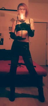 Sex seznamka, BDSM, fetish, perverz - Domina hled� otroka, 32 let, kraj: Hl. m. Praha