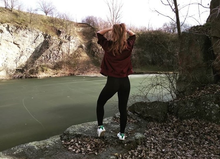 Sex seznamka, Ona hledá jeho - Dirka, 18 let, kraj: Olomoucký