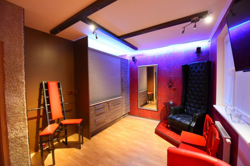 Sex seznamka, BDSM, fetish, perverz - Dominantn� Madam / submisivn� d�vka BDSM, kraj: Hl. m. Praha