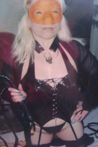 Sex seznamka, Ona hled jeho - Madam, 38 let, esky tin