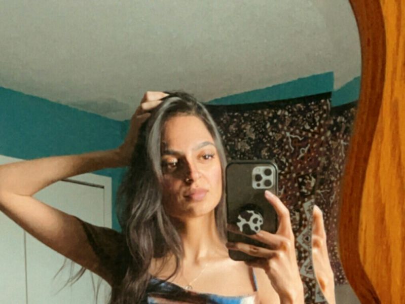 Sex seznamka, Ona hled jeho - Prodvm erotick fotky a videa, 23 let, kraj: Stedoesk