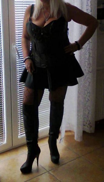 Sex seznamka, Ona hled� jeho - MADAM VELVET HLED� OTROKY, 36 let, kraj: Hl. m. Praha