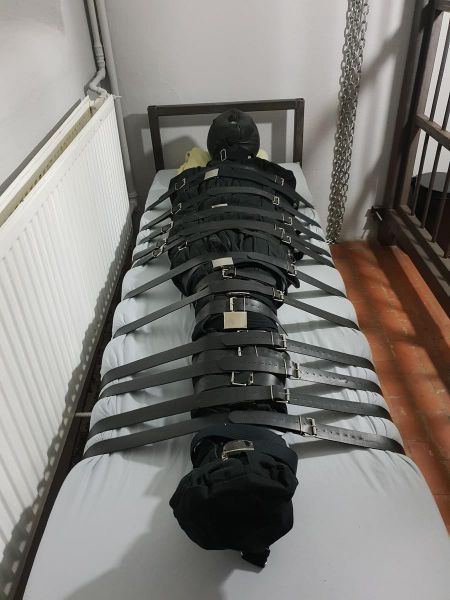 Sex seznamka, Ona hled� ji - BYDLEN� pro DOMINU - v�zn�n� otroka, 36 let, Liberec