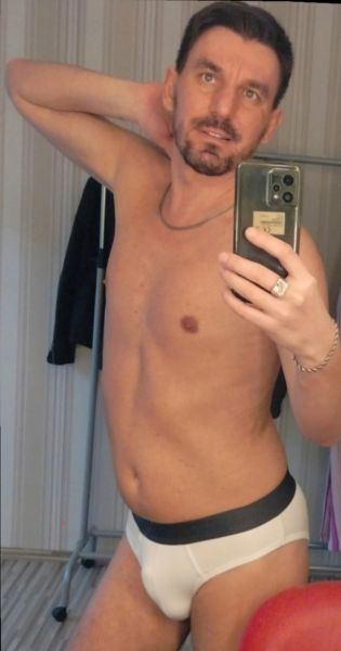 Erotick� slu�by, Erotick� priv�ty - hobby a profesion�ln� gay porno, 38 let, kraj: St�edo�esk�