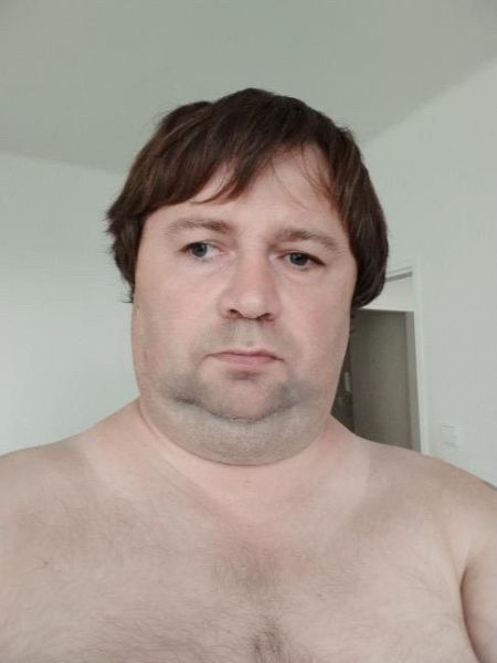 Sex seznamka, On hled� ji - Tou��m po �en� co m� r�da hodn� �asto sex., 49 let, Hav��ov