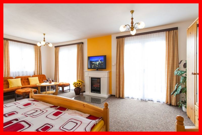 Erotick sluby, Azyl pro milence - Mileneck azyl esk Budjovice, 50 let, esk Budjovice